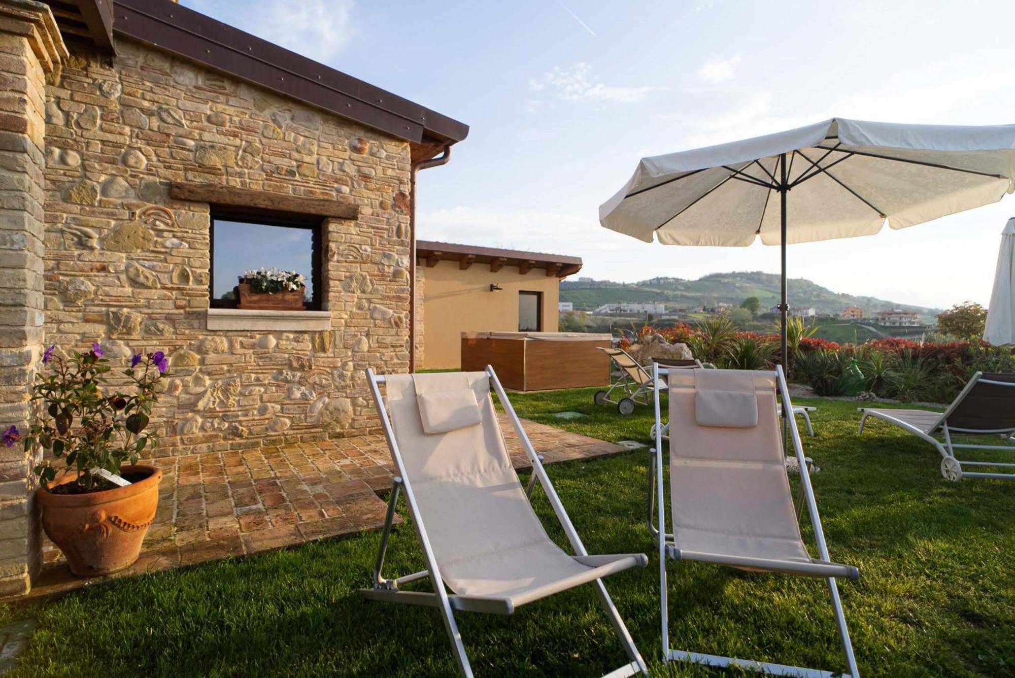 La Chiocciola Resort Mutignano Exteriör bild